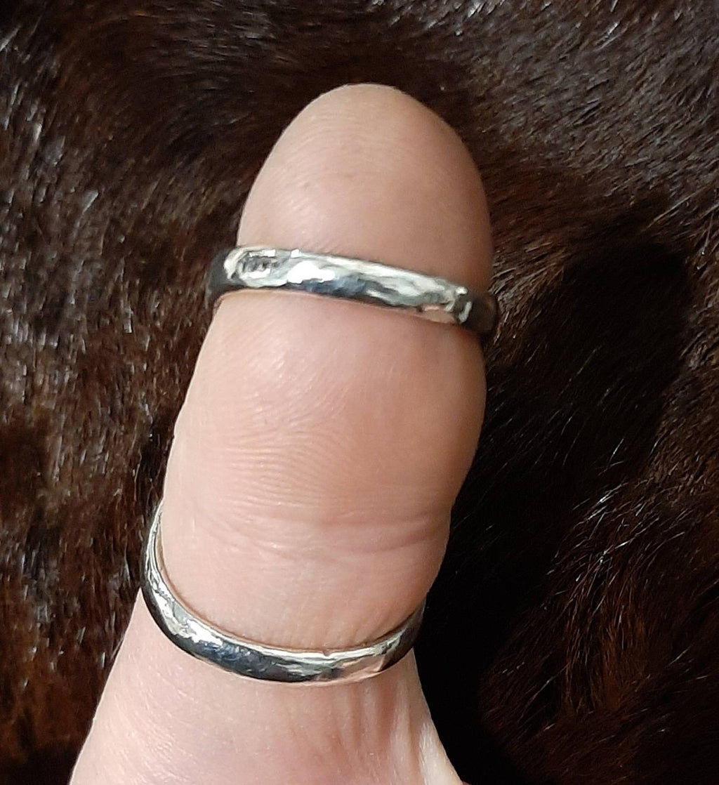 Comfortable adjustable finger splint ring worn for support