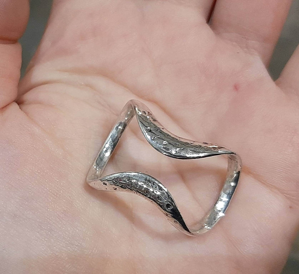 Comfortable handmade finger ring splint