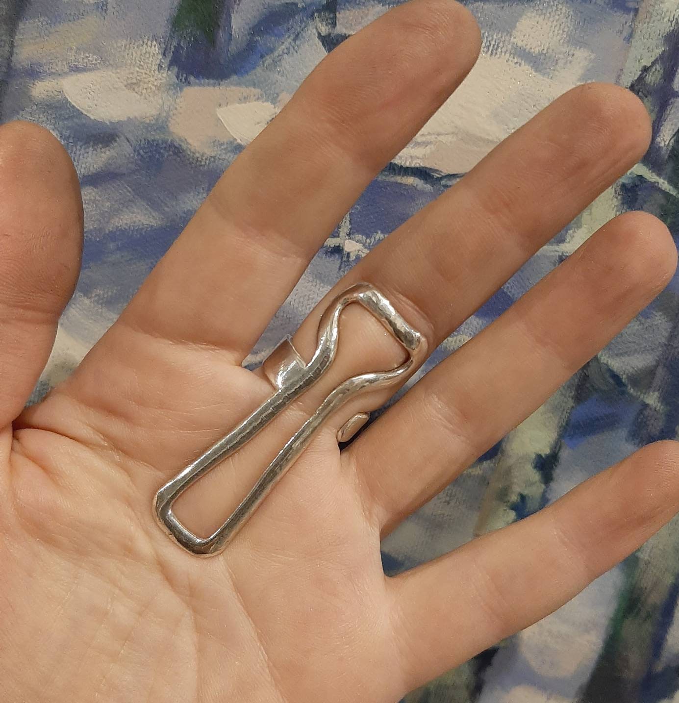 Handcrafted adjustable finger splint ring for MCP joint support and hypermobility management