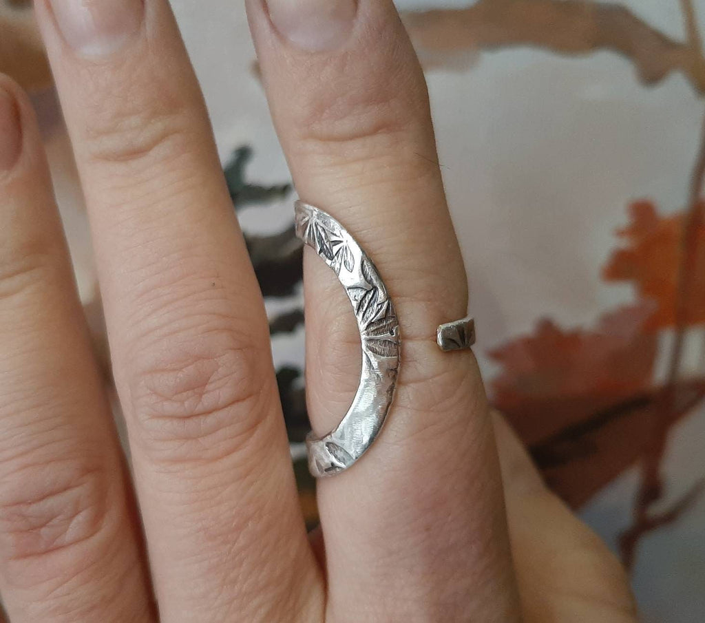 Handcrafted sterling silver finger splint ring suitable for evryday support