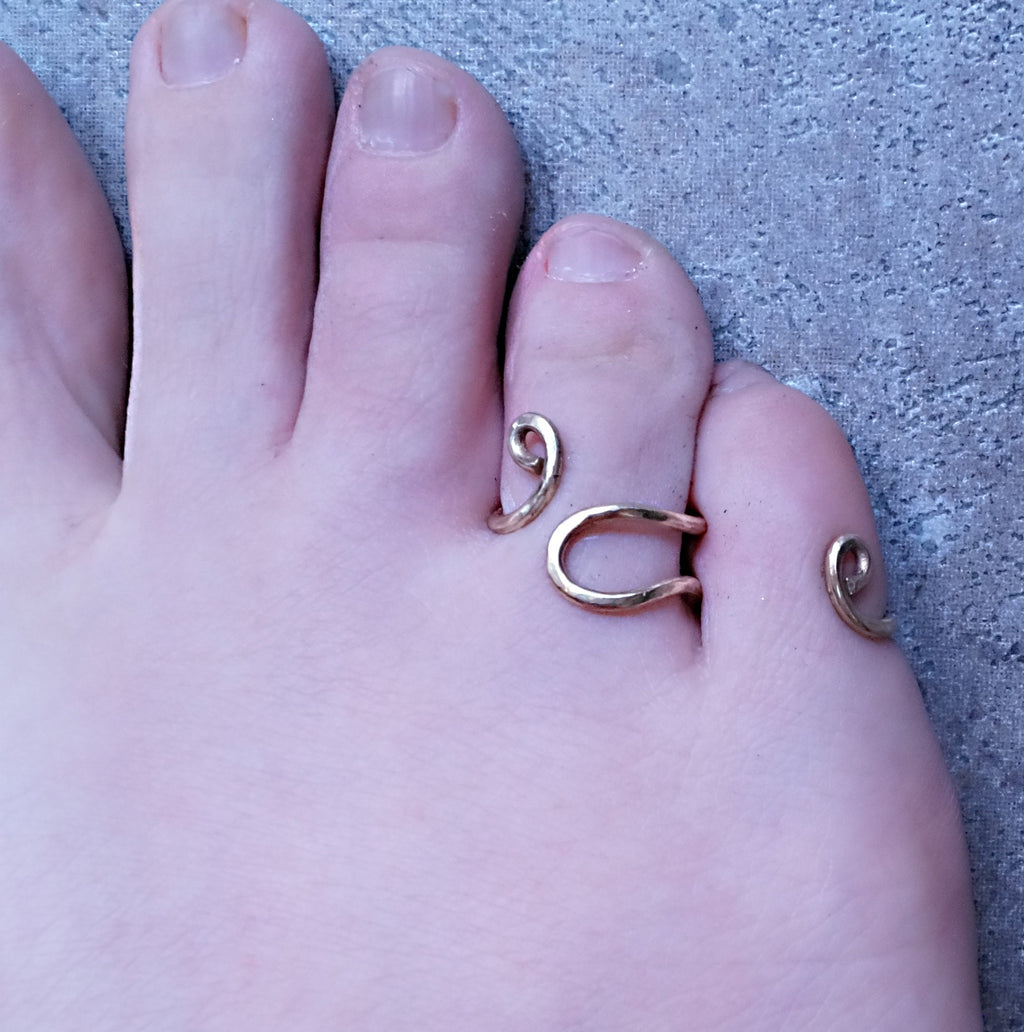 Handcrafted two ring toe splint designed for arthritis, EDS, and toe stabilization